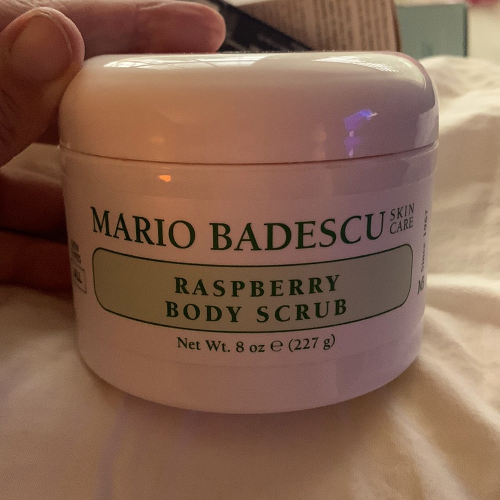 Mario badescue raspberry body scrub nwt